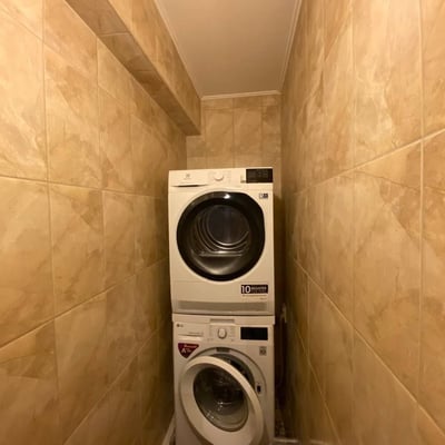 Vermietung einer geräumigen 3-Zimmer-Wohnung, Zentrum von Varna, Bulgarien